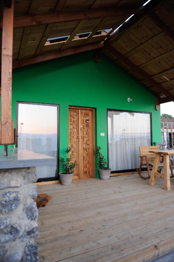 The Green And Red Cabins Ma'ale Gamla Exterior photo